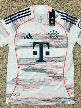 Adidas FC Bayern 25/26 Away Authentic Soccer Jersey JJ2145, Men’s Medium (New)
